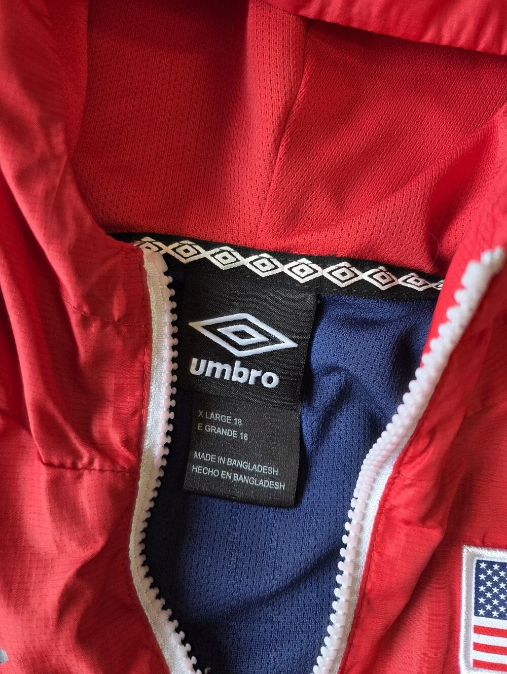 Umbro USA Boys Youth XL 18 Hooded Windbreaker Jacket Red Navy Soccer Flag
